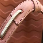 Sperry  Seafish Thong Slip On Peach Sandal 9B 1” Heel Nautical Vibe Photo 3