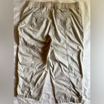 JM Collection  Women's Pants Size 12 White Cotton Spandex Cropped. Capri Photo 5