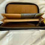 Travelon NWT  RFID Blocking Wristlet Wallet Photo 4