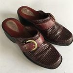 Clarks CORDOVAN Slip On Shoes Burgundy Leather Womens Size 7M Comfy 84631 Photo 0
