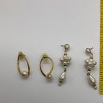 TWO PAIRS VINTAGE FAUX PEARL GOLD TONE EARRINGS Photo 4