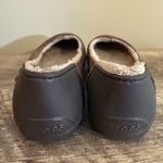 Crocs  Berryessa Brown Suede Flats Shoes Faux Fur Lining Women’s Size 8 Photo 6