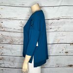 French Laundry NWT Size 1X Blue - Gold Faux Button V-Neck Rayon Knit Top Shirt Photo 1