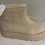No Boundaries Time And Tru Women’s New!  Beige Suede Platform Cozy Winter Boots Size 8 Photo 0