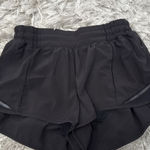 Lululemon  Hotty Hot 2.5" Shorts Black Photo 0