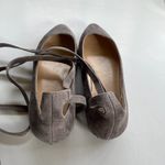 Vince Camuto  "Bevian" Grey Suede Ballet Flat Shoes Slip On Womens‎ Size 6.5 Photo 4