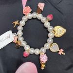 Betsey Johnson NEW! Coquette Sweetheart Swoon Charm Pearl Stretch Bracelet Photo 3