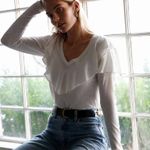 Nation Ltd Kelsey Ruffled Romance Tee Long Sleeve V-Neck White Shirt Size L Photo 0