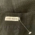 Steve Madden  Size Medium Black Textured Mini Skirt. New Photo 1