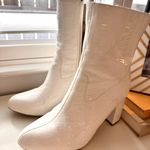 White Patent Leather Gogo Boots Size 7 Photo 0