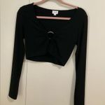 Le lis  Black Long-Sleeve Crop Top with Ring Design Photo 4