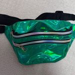 Iridescent crossbody Fanny bag NEW Green Photo 0