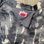 Pink Lotus  NWT size small Grey and white tie-dye short sleeve shirt #tie-dye Photo 3