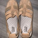 Clarks Women's Fiana Coast Loafer Tan Leather Comfort Casual Shoe Size 6.5 Photo 4