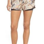 Koral Activewear women’s Sand damask running athletic gym shorts size S small Photo 18