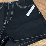 Lisa Says Gah NWT  Black Denim Embroidered Shorts, Size 6 Photo 5