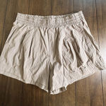 CALIA Women’s 4" Mid Rise Double Layered Hem Short Mushroom Size Large Photo 0