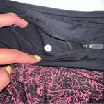 Lululemon Speed Up 2.5 inch Shorts Size 8 Black and Pink Photo 2