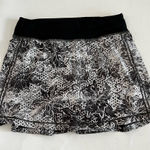 Lululemon Serigraph Alpine Pace Rival Skort Size 2 Tall Skirt White Black Multi Photo 0