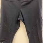 Under Armour “heatgear” black cropped size medium #667 Photo 4
