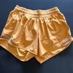 Lululemon  Hottie Hot Pale Orange Shorts Activewear Women’s Sz 4 EUC Photo 0