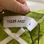 Tiger Mist  Finnick Dress Women's Size Large Green Lace Maxi NWT Photo 2