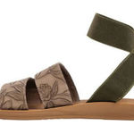 Muk Luks About It Ankle Strap Sandals Women’s sz 9 Taupe Floral Embossed Beach Green Photo 0