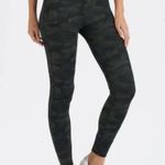 Vuori Daily Yoga Leggings Photo 0