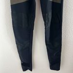 Onzie Black Metallic Active Legging Athleisure Workout Small/Medium Photo 5