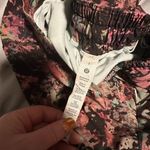 Lululemon  hotty hot shorts Photo 4