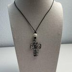 MARCIE USA Flower Pewter Cross Pendant With Pearl Necklace Vintage Silver Photo 3