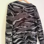 Barefoot Dreams CozyChic Seaside Pullover Sweater Carbon Camo Black Grey Size XS Photo 5