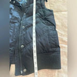 Gap  Down Puffer Vest Women's Size XS Black Y2K Warm Ski Photo 3
