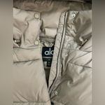 Alo Yoga NWT Gold Rush Puffer Vest Cropped Jacket on Light Cocoa Color Size S Photo 6