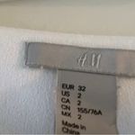 H&M ⭐️ White Gemstone Neckline Fit & Flare Blouse Size 2 EUC Photo 3