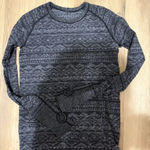 Lululemon  Christmas sweater  Photo 2