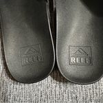 REEF  Women’s Cushion Court Black Flip Flops Photo 4