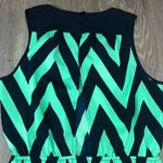 AQUA  Navy & Green‎ Chevron Print Dress Size Medium Photo 3
