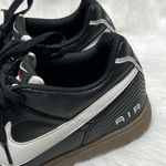 NIKE TIEMPO INDOOR SOCCER/CASUAL SNEAKERS SIZE 8.5. B87 Black Photo 2