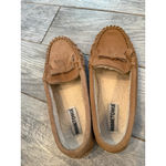 Minnetonka  Moccasin Shoes size 10 Womens Leather Slip On Faux Fur Lining 40564 Photo 1