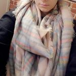 Pink blanket Scarf Photo 0