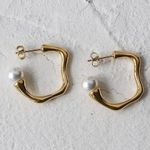 hoop earrings with pearl gold open hoop chunky hoop push back open hoop gold hoop with pearl Photo 1