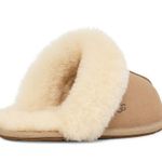UGG  SCUFFETTE II SLIPPERS SAND SIZE 8 USED CONDITION Photo 3