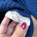 MM.LaFleur • The Min Cashmere Merino Wool Rib V Neck Sweater navy bell sleeve Photo 8