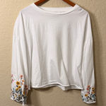 Driftwood  White Top with Floral Embroidery Photo 0