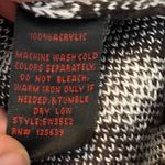 Yoki  Acrylic‎ Sweater Photo 4