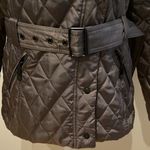 Vince Camuto Lightweight Quilted Coat with Fur Collar Detail. Size Medium. Photo 2