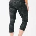 Zyia Active Forest Camo Hi-Rise Capri 22" Leggings Size 6-8 Photo 0