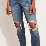 Hollister  Women's Curvy High Rise Mom Jeans Size 3R Photo 0