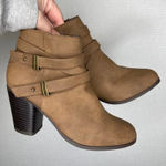 Soda Size 5.5 Womens Tan Ankle Boots Buckle Straps Stacked Heel Fashion Booties Photo 0